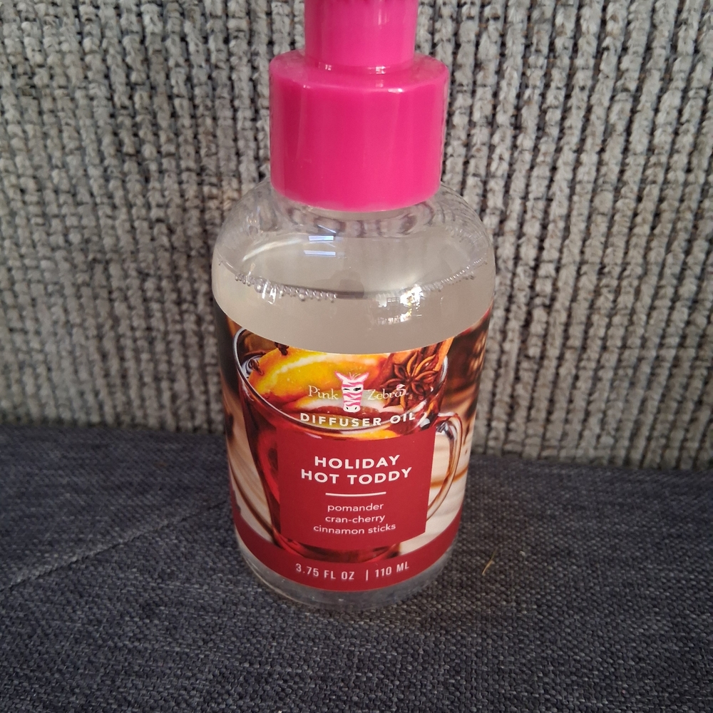 Pink Zebra Holiday Hot Toddy Diffuser Oil with Pink Cap